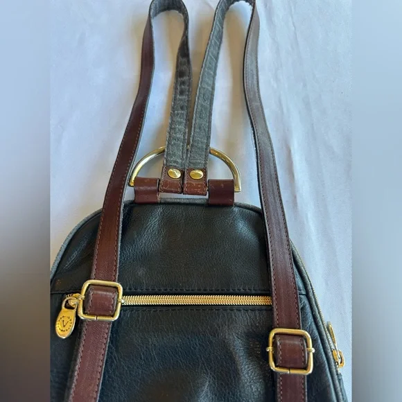 Valentina Made In Italy Black Leather Convertible Sling Bag Backpack - Picture 7 of 16